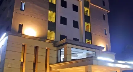 三馬林達維羅納大飯店