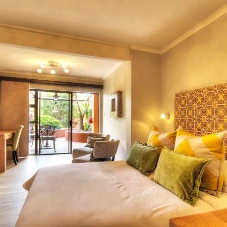 La Roca Guest House