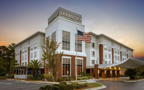 DoubleTree by Hilton Savannah Airport