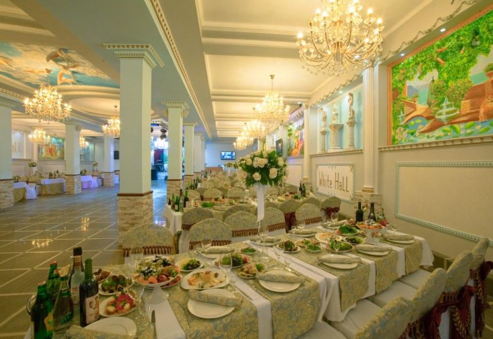 Grand Hotel Uyut Over view