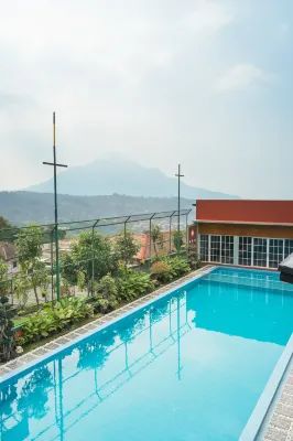 Villa Maison Tretes Hotels in Prigen Subdistrict