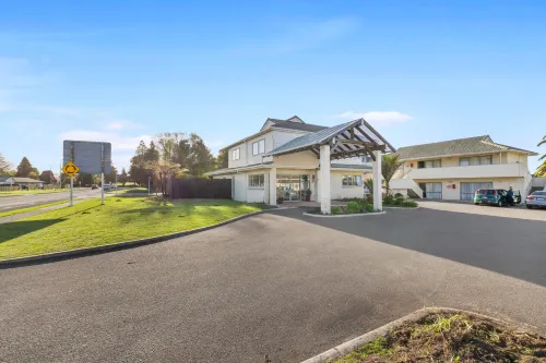 Birchwood Spa Motel - spa