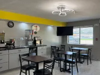 Super 8 by Wyndham Evansville East - petit déjeuner