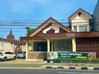 The Bale Residence โรงแรมในบลิตาร์