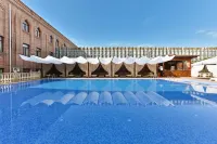 Ichan Qal'a Premium Class Hotel - Rooftop Pools