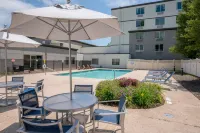 La Quinta Inn & Suites by Wyndham Danbury - Pools