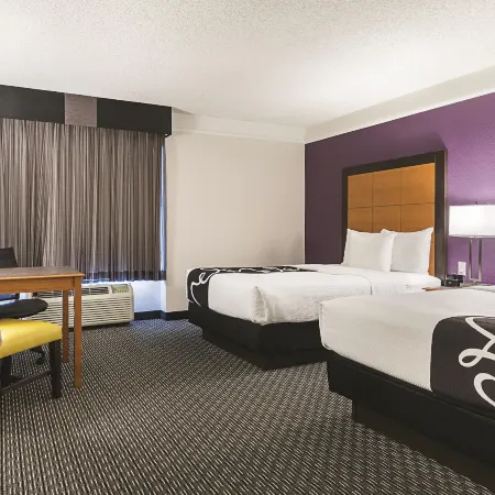 Howard Johnson by Wyndham Sacramento Downtown