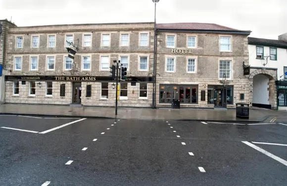 威瑟斯彭阿姆斯巴斯住宿