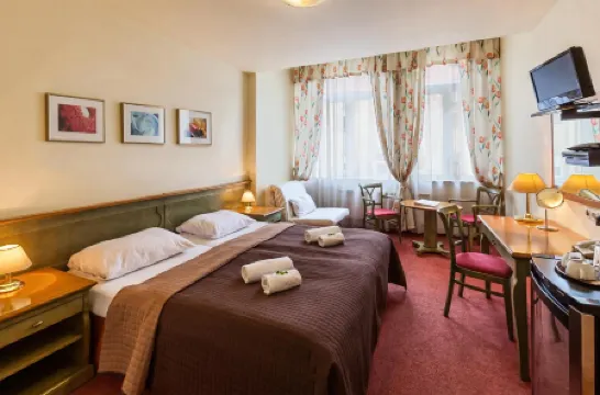 Hotel Augustus et Otto Отели рядом с достопримечательностью «Галерея Вышеград»