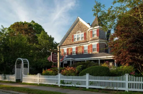 Palmer House Inn Hotels in Falmouth