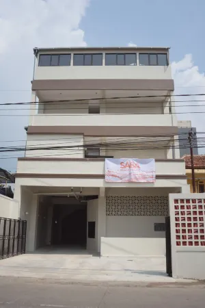 Saba Ayu Guest House Отели рядом с достопримечательностью «Taman Kupu-Kupu Cihanjuang»