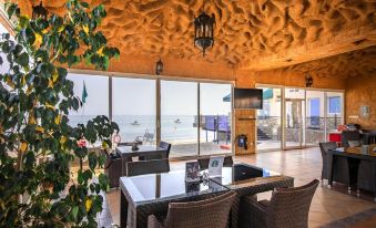 Royal Beach Hotel & Resort