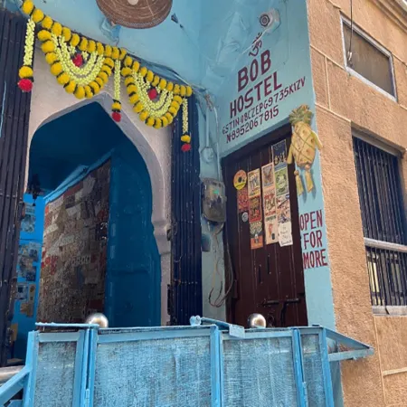Bob Hostel Jodhpur Отели рядом с достопримечательностью «Башня с часами Ghanta Ghar»