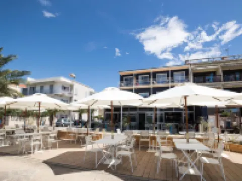 Hôtel Café Miramar Hotels in Le Grau-du-Roi