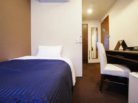 Hotel Livemax Yokohama Motomachi Ekimae Отели рядом с достопримечательностью «Yokohama Nigiwai-za»