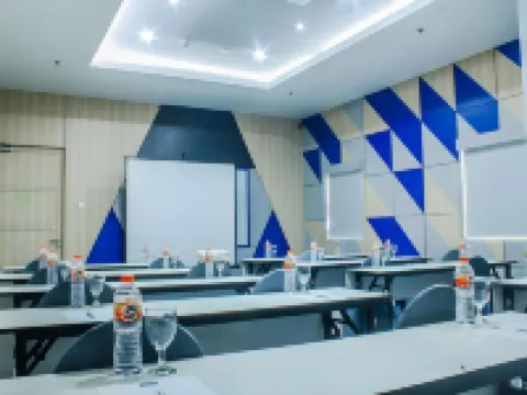 MD 7 Hotel Cirebon Hotels in Kejaksan