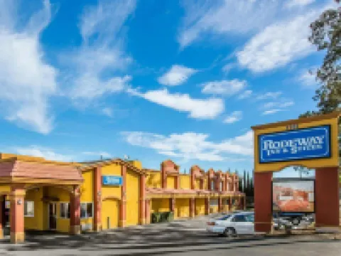 Rodeway Inn & Suites Corona Hotels in Corona