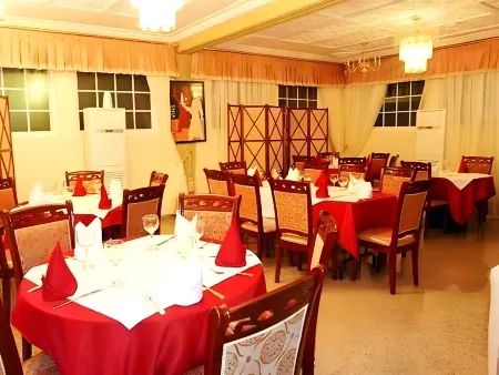 Charleston Hotel Отели рядом с достопримечательностью «BHL»