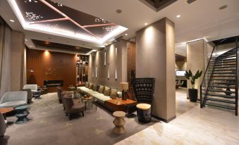 Waxwing Hotel
