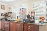 Super 8 by Wyndham Riverton - breakfast