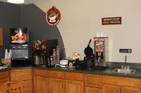 AmericInn by Wyndham West Burlington - breakfast