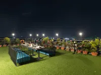 Polo Floatel Kolkata Hotels near Fort William