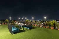 Polo Floatel Kolkata Hotels near Millenium Park