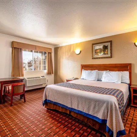 Regency Inn & Suites Downey