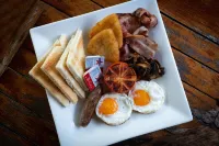 Bay Village Tropical Retreat & Apartments - breakfast