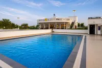 KMR Hotels & Resorts - Rooftop Pools