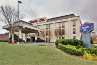 Hampton Inn Atlanta-Town Center/Kennesaw Hotels near Winkenhofer Pine Ridge Funeral Home & Memorial Park