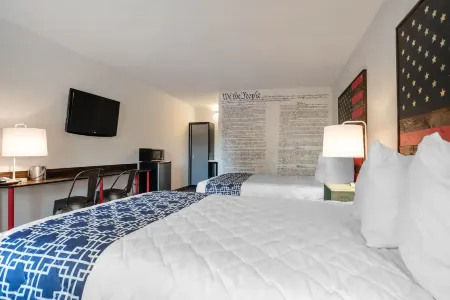 Super 8 by Wyndham Daleville/Fort Novosel