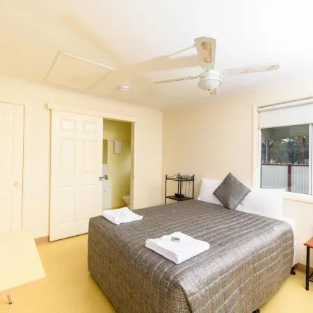 Y Motels Kingaroy