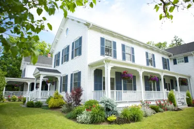 The Red Lion Inn Hotels near Benedict Pond Loop
