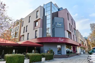 Monet Hotel Hotels in Iztochen