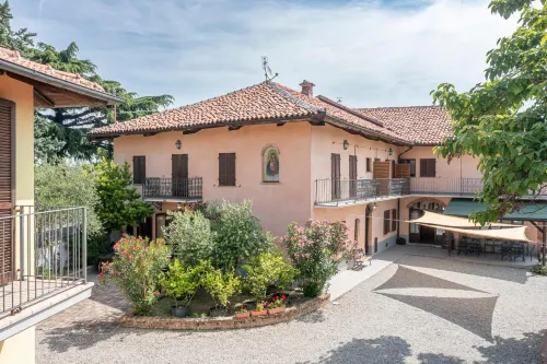 Agriturismo Cantine Bevione - Family Apartments Hotels in Farigliano