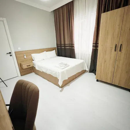 Karhal Hotel
