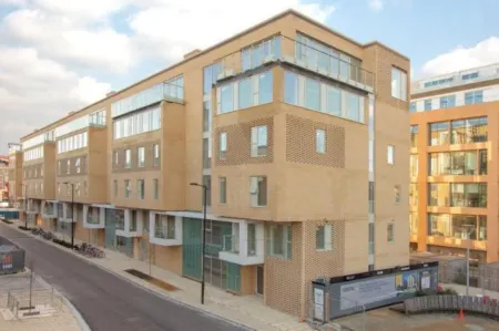 Citystay Living - Vesta Apartments Отели рядом с достопримечательностью «Колледж Кембридж Маслим»