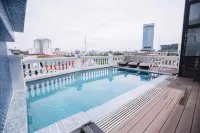 ดิ ออร์คิด พรีเมียม โฮเทล - สระว่ายน้ำบนดาดฟ้า