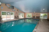Hampton Falls Inn - piscina