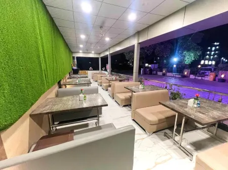 Hotel 9 Coin Отели в г. Ширди