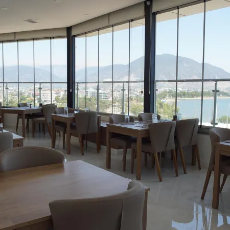 FİNİKE MARİNA HOTEL