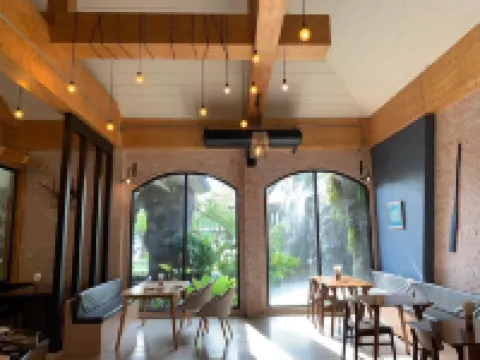 โรงแรม ดิ โอวาเล่ย์ [The O Valley Boutique Hotel] โรงแรมในอำเภอ พุนพิน