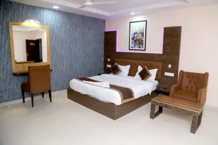 The Rudraksh  Hotel Отели в г. Чхатарпур