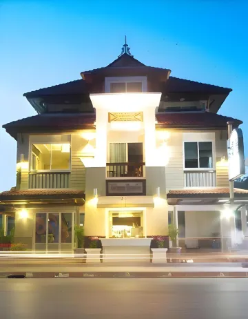 Nirundorn Resort Chaam