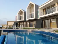 At the Sea Boutique Guesthouse - С бассейном
