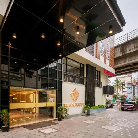 Townbridge Hotels & Suites