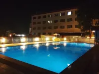 Bodhgaya Regency Hotel - piscina