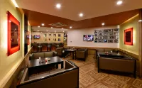 JK Clarks Exotica - Centrally Located with Stunning Valley View - bar