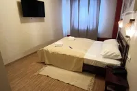 Hotel Vostochnaya Aziya Etnomir - parking